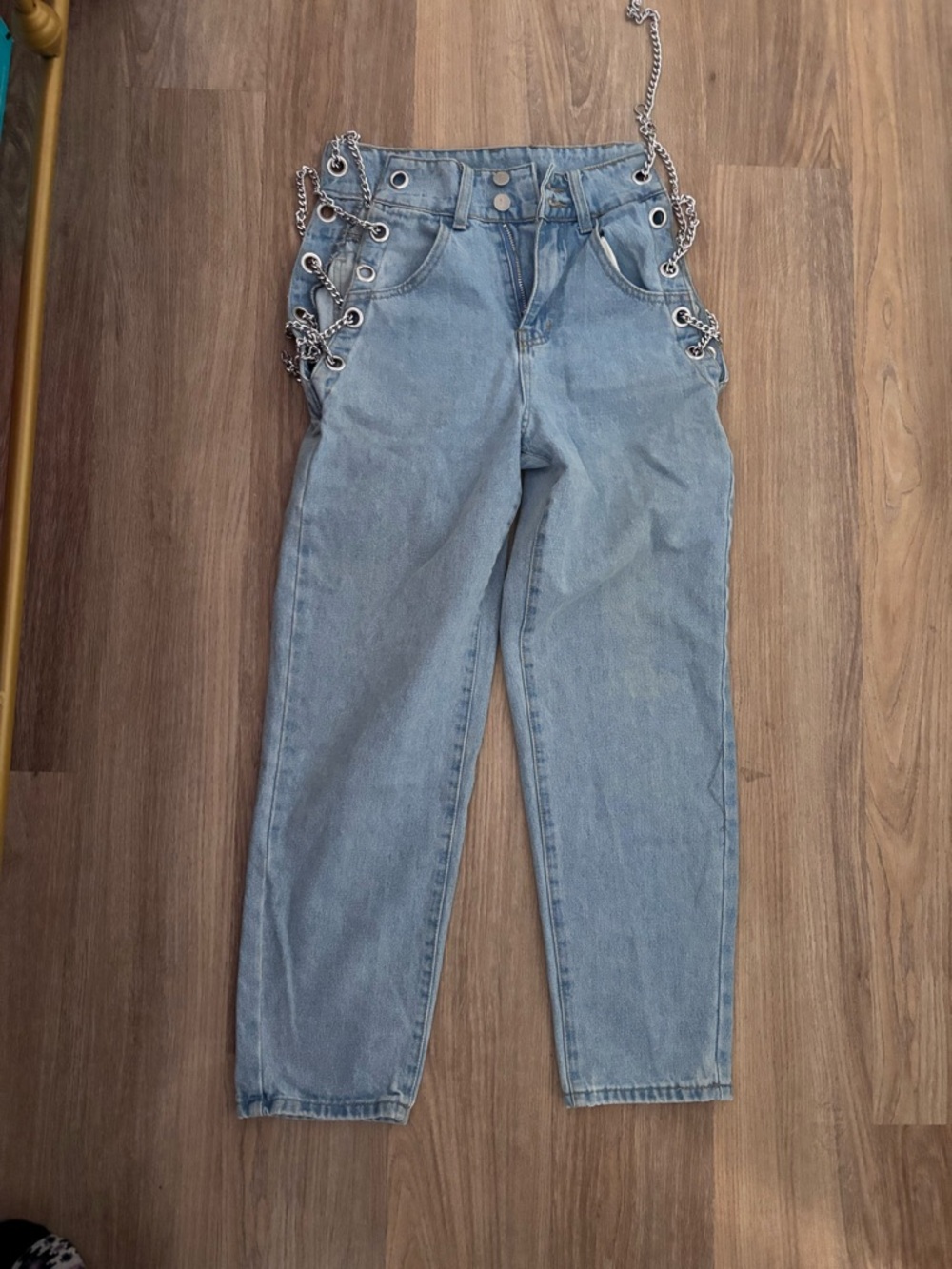 SHEIN Light Blue High-Rise Jeans with Side Chain & Grommet Detail